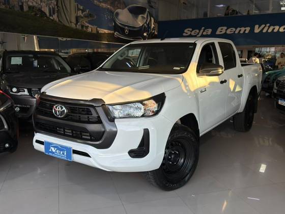 TOYOTA HILUX 2.8 D-4D TURBO DIESEL CD POWER PACK 4X4 MANUAL